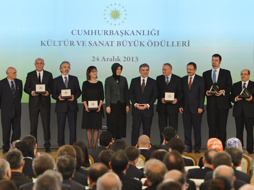 “Birçok Medeniyetin Kavşak Noktasında Bulunan Türkiye, Geleceğe Miras Bırakacağı Değerli Eserler Üretiyor”